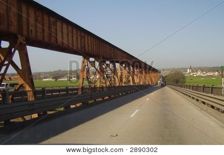 Train Track am Mississippi River-Brücke