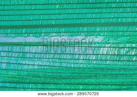 The Old Green Sun Protection Mesh And Lack. Can Not Prevent Sunlight.
