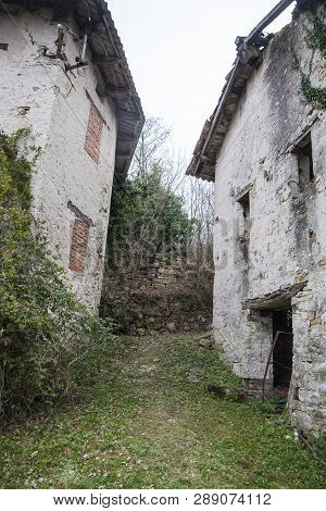 Abandoned House And Stable In An Abandoned Village Slapnik In Region Goriška Brda, Slovenia.