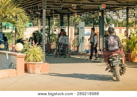Bagan-myanmar, January 20, 2019 : Unidentified Peoples On Motorcycles Waiting In Line For Refuel At
