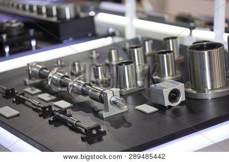 Close Up Many Size Of High Quality And Precision Linear Ball Bearing Guide Of Machine For Industrial