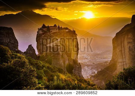 Monastery Of The Holy Trinity On Cliff. Greek Destinations. The Meteora Monasteries, Greece Kalambak