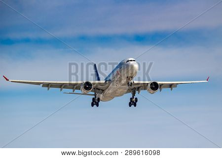 Moscow, Russia - March 14, 2019: Aircraft Airbus A330-200 Tc-lnb Of Turkish Airlines Going To Landin