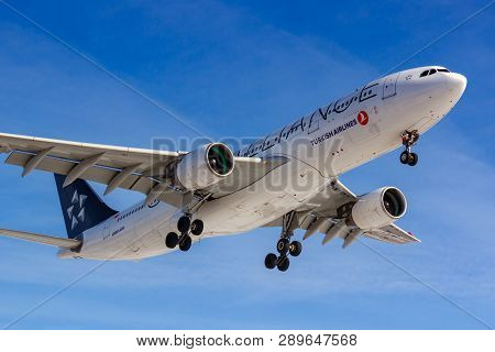Moscow, Russia - March 14, 2019: Aircraft Airbus A330-200 Tc-lnb Of Turkish Airlines Going To Landin