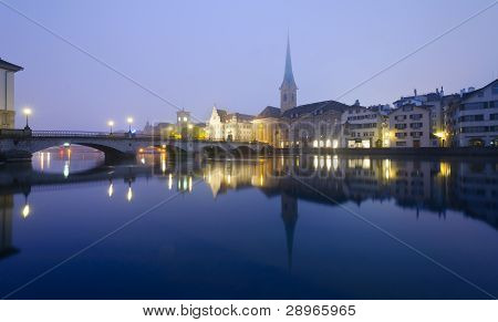 Zürich om natten