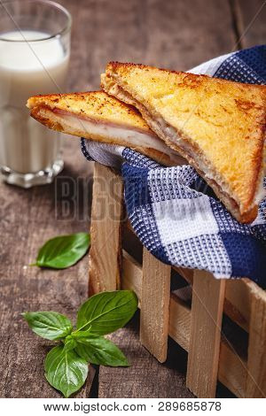 Sandwiches With Cheese And Ham