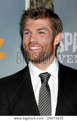 LOS ANGELES - JAN 18: Liam McIntyre. ankommer til 