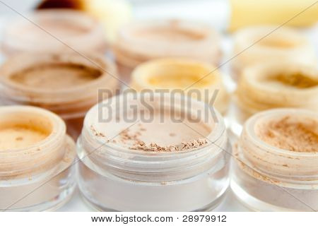 Minerální Make-up, prášek, tvářenky, oční stíny