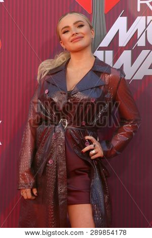 LOS ANGELES - MAR 14:  Natalie Alyn Lind at the iHeart Radio Music Awards - Arrivals at the Microsoft Theater on March 14, 2019 in Los Angeles, CA
