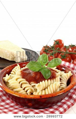 Spirelli med tomatsauce