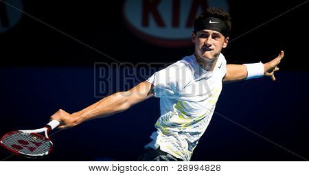 MELBOURNE - 16 gennaio: Bernard Tomic dell'Australia nella sua prima vittoria contro Fernando Verdasco di Spagna 