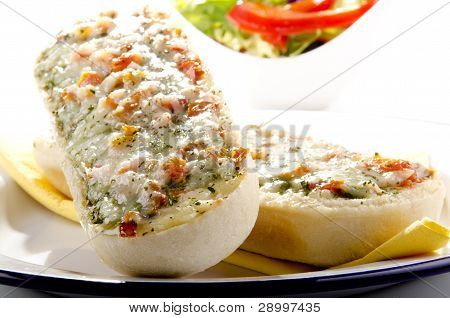토마토, 치즈와 수 제 파스타와 빵