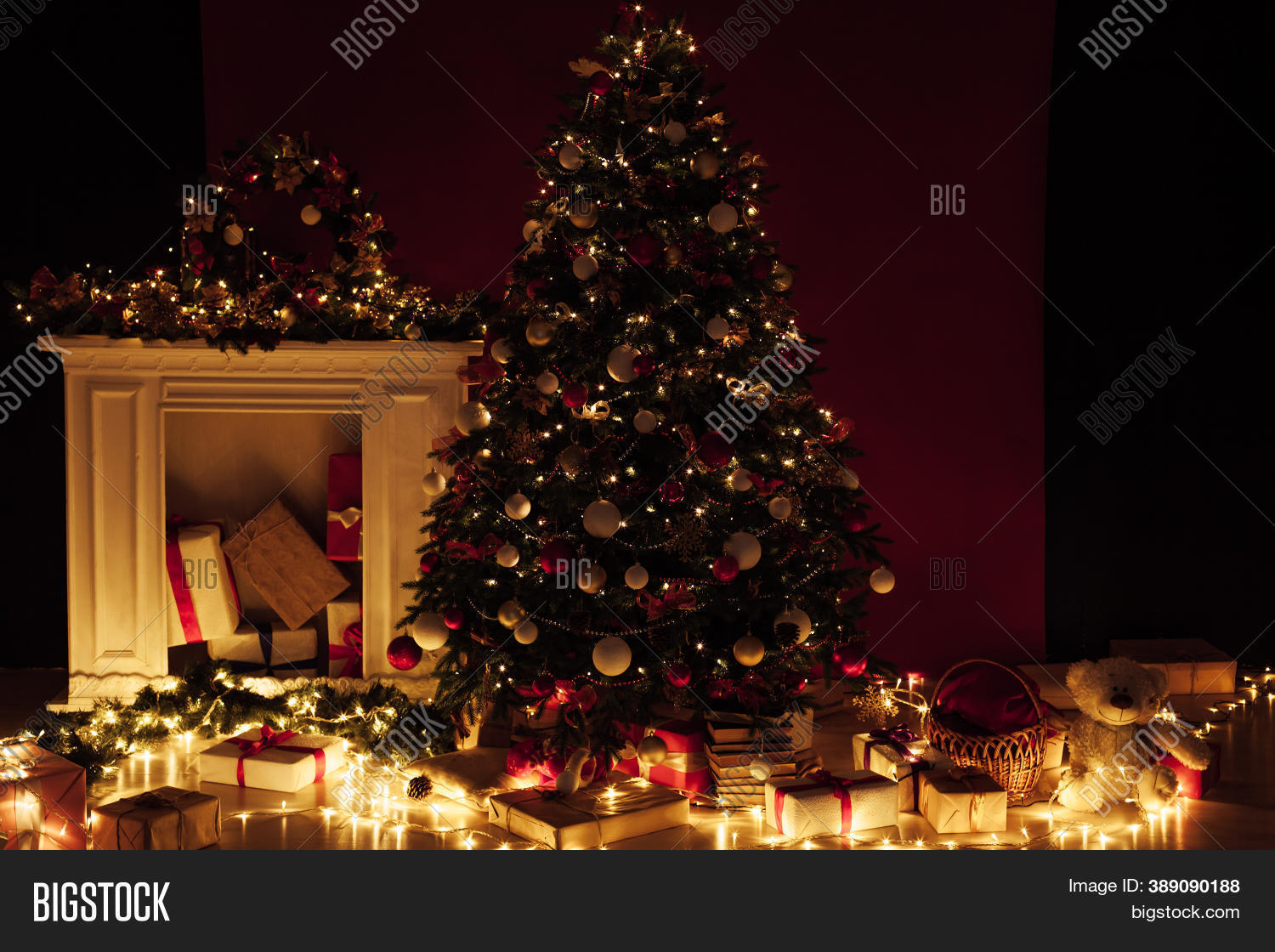 Christmas Tree Shines Image & Photo (Free Trial) Bigstock