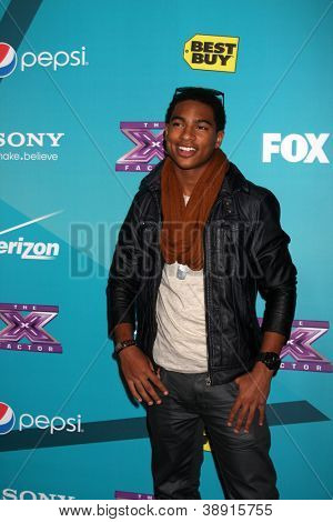 LOS ANGELES - 5 NOV: Arin Ray arriva a X-Factor stagione partito due finalista a SLS Hotel at Bev