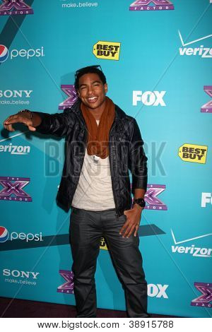 LOS ANGELES - 5 NOV: Arin Ray arriva a X-Factor stagione partito due finalista a SLS Hotel at Bev
