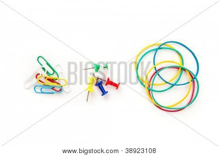 편지지 화이트 배경에 대해 그 압정 elastics 클립