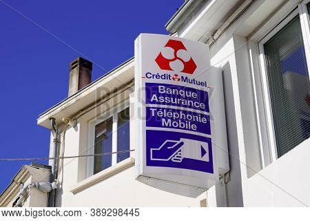 Bordeaux , Aquitaine / France - 10 10 2020 : Credit Mutuel Logo Sign For Insurance Bank Office On Bu
