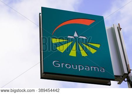 Bordeaux , Aquitaine / France - 10 10 2020 : Groupama Logo And Text Sign On French Office Insurance 