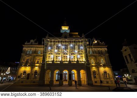 Novi Sad, Serbia - November 18, 2016:  Trg Slobode Square With The City Hall, Or Gradska Kuca, In No
