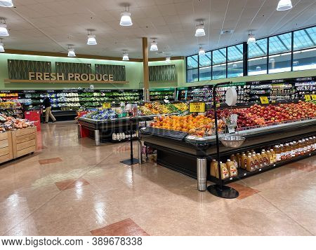 Orlando,fl/usa -10/2/20:  The Fresh Produce Aisle Of A Schnucks Grocery Store With Colorful Fresh Fr