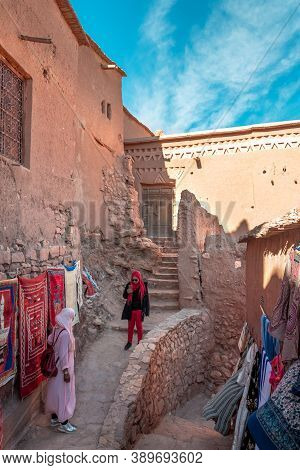 Marrakesh, Morocco - October 31, 2018: People In Ait Benhaddou, A Historic Ighrem Or Ksar (fortified