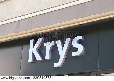 Bordeaux , Aquitaine / France - 10 10 2020 : Krys Logo And Text Sign Front Of Optician Shop Optic Gl