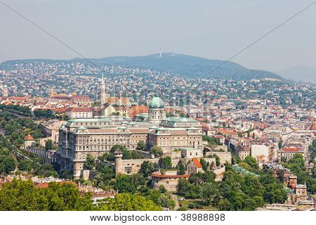 Hradní vrch v Budapešti a hrad