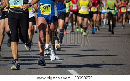 VALENCIA, Spanien - Oktober 21: Läufer konkurrieren in der XXI-Valencia-Halbmarathon am 21. Oktober 2012 