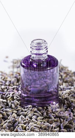 Lavender Essential Oil Glass Bottle With Dried Lavender Flowers - Lavandula