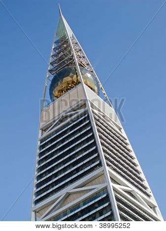 리야드-12 월 22 일: Al Faisaliah 타워 외관에 2009 년 12 월 22 일 리야드, 사우디 아라비아. 알 파이