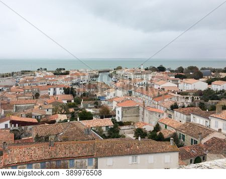 Saint Martin En Re - Ile De Re  Nouvelle Aquitaine / France - 11 10 2017 :