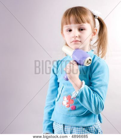 Ragazza con il giocattolo più secco