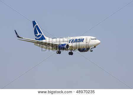 Tarom Airliner