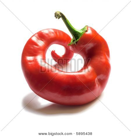 Incomum pimenta redonda isolado no fundo branco