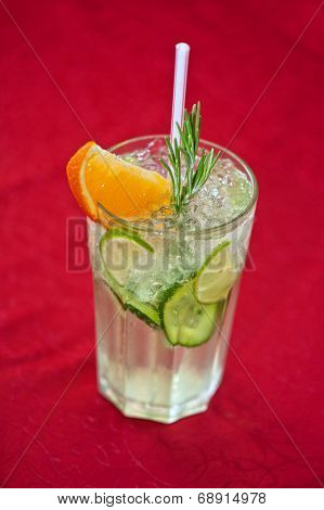 non-alcoholic mohito cocktail at table