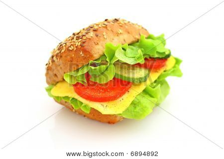 Panino con formaggio e verdure