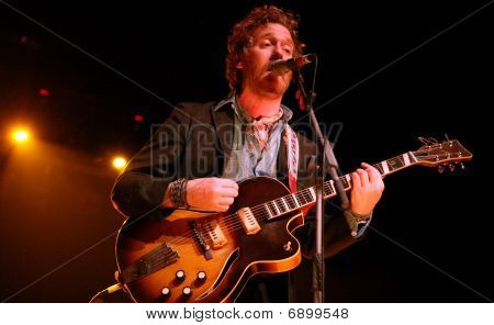 Glen Hansard la temporada se hinchan