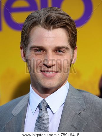 LOS ANGELES - AUG 09:  MIKE VOGEL arrives to the 