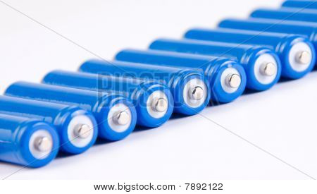 Fila di pile blu