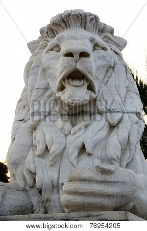 KOLKATA,INDIA - FEBRUARY 10: Antique Lion Statue at Victoria Memorial Gate, Kolkata, India, sculptured by Vincent Esch in Kolkata, West Bengal, India on February 10,2014. 