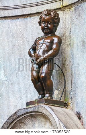 Manneken Pis Sculpture In Brussels