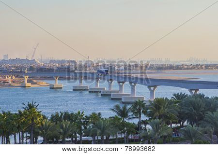 monorail from Dubai Marina in Atlantis with train