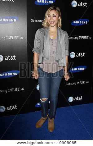 LOS ANGELES - maj 12: Samaire Armstrong ankommer til Samsung Infuse 4G For AT&T Launch Event på 