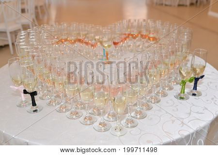 Restaurant champagne glasses arrangements for wedding reception