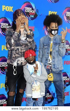LOS ANGELES - AUG 13:  Ayo & Teo, Guest at the Teen Choice Awards 2017 at the Galen Center on August 13, 2017 in Los Angeles, CA