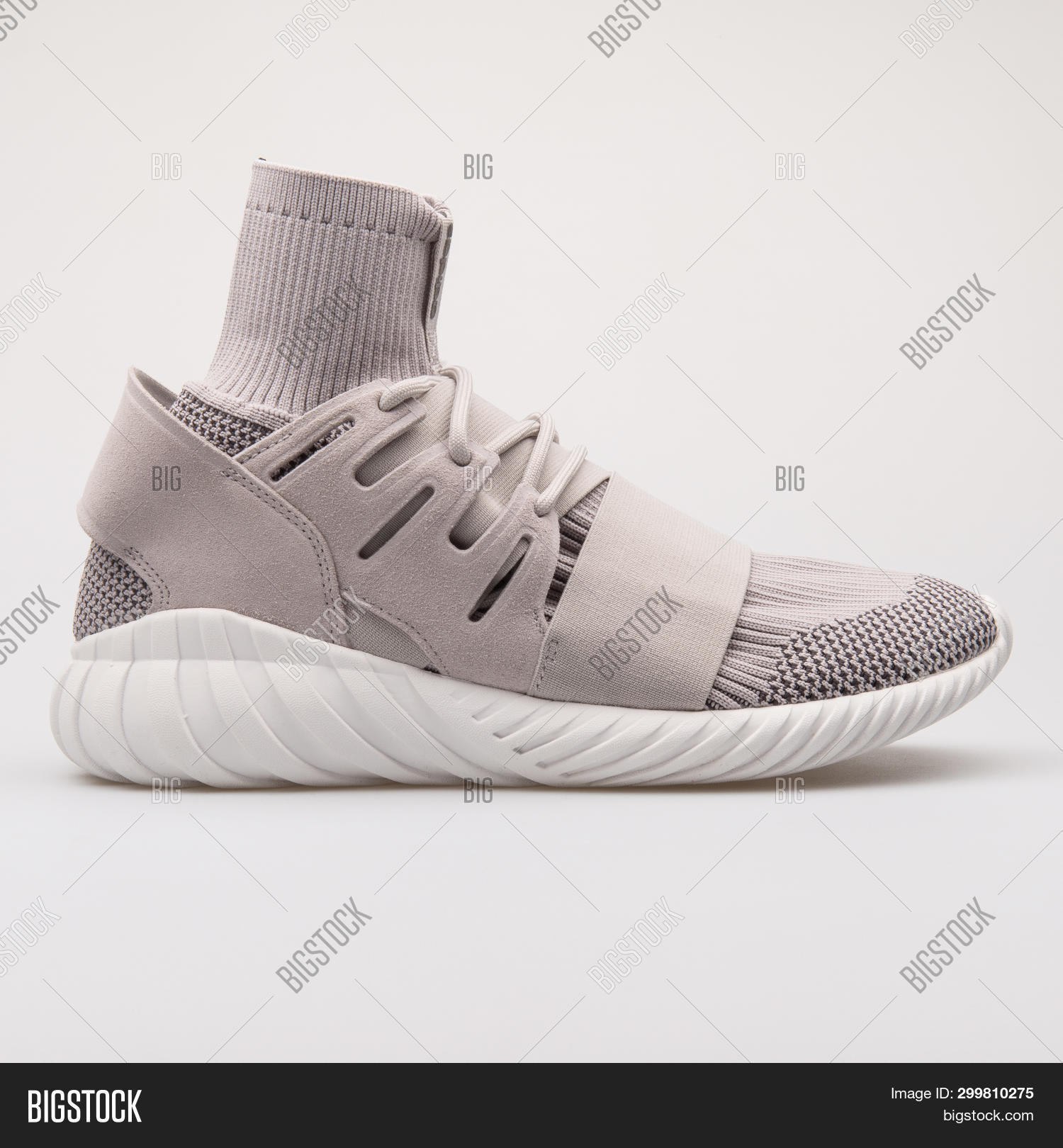 adidas sneaker 28