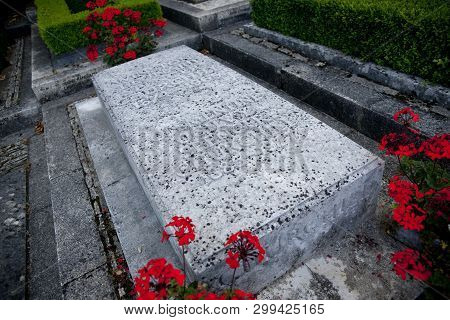 Bladon, Woodstock, Uk, July 2013, St Martins Church Burial Place Of Sir Winston Churchill