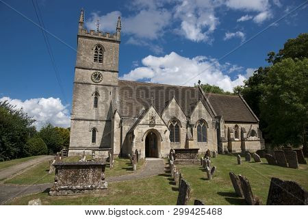 Bladon, Woodstock, Uk, July 2013, St Martins Church Burial Place Of Sir Winston Churchill