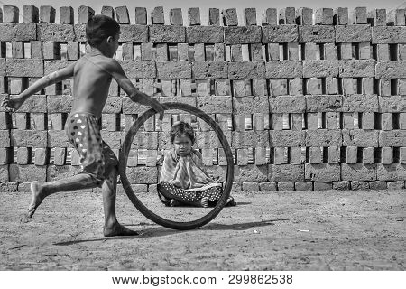 Kolkata : Dated 04/02/2018, A Village Near Brick Kilin , People Live In The Mud Houses, Children Pla