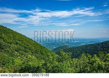 The View From The Taylor Mountain Overlook On The Blue Ridge Parkway Near Roanoke, Virginia.